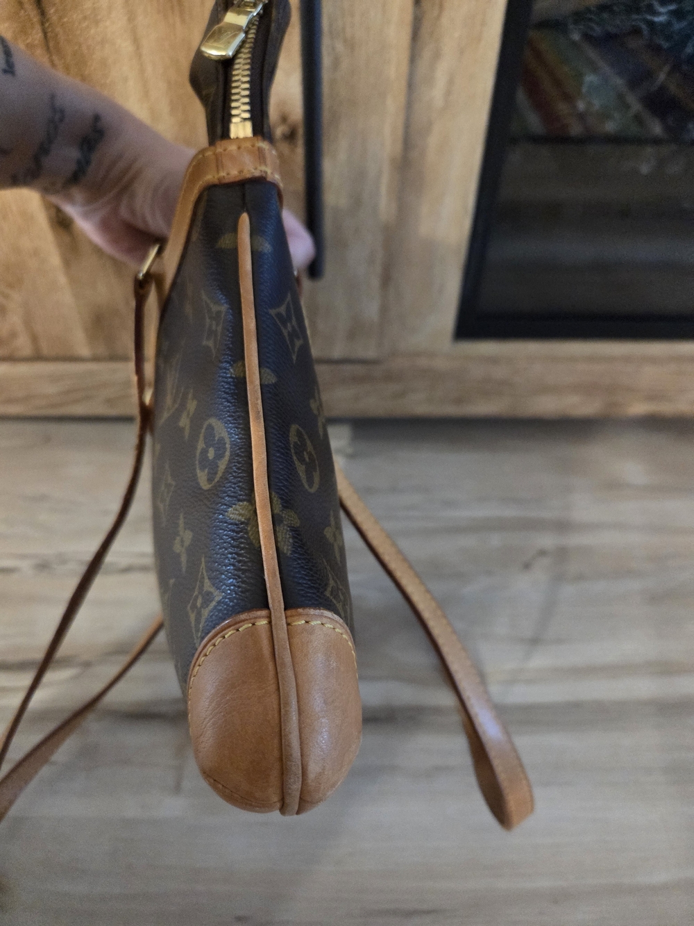 Louis Vuitton Brown Monogram Canvas Shoulder Tote - Picture 5 of 12